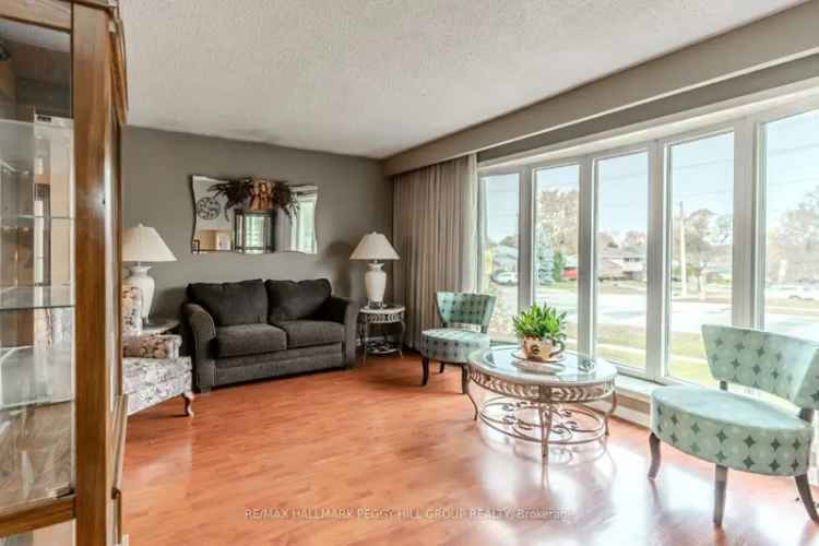 House For Sale in Barrie, Ontario