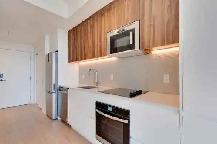 Rent modern studio with balcony in Old Longueuil fully furnished