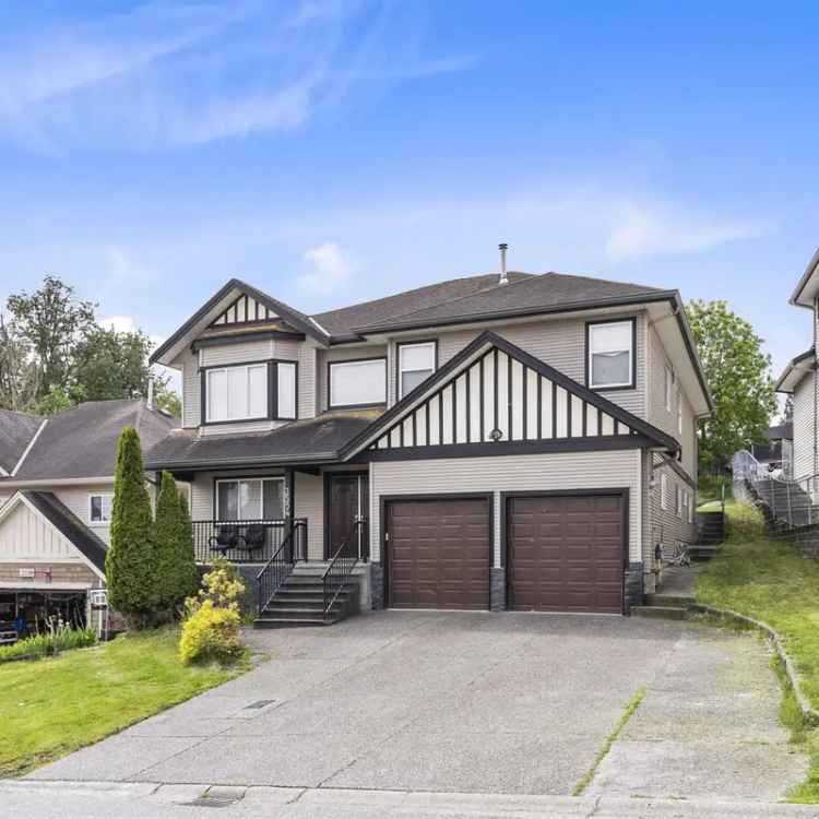 6 Bedroom House for Sale in Abbotsford