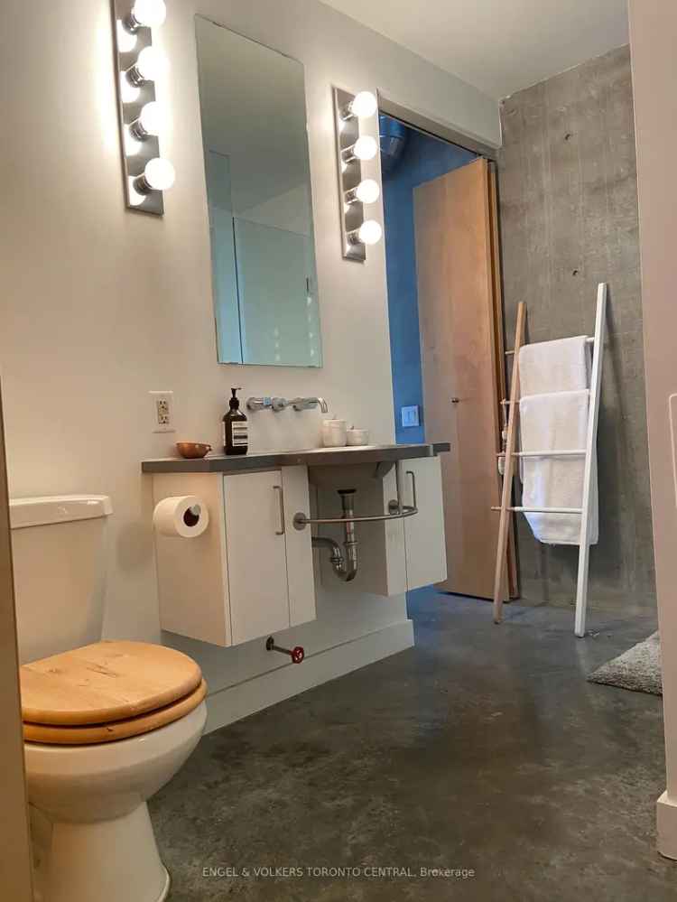 Camden Lofts Condo 1 Bed Plus Den Queen West Toronto