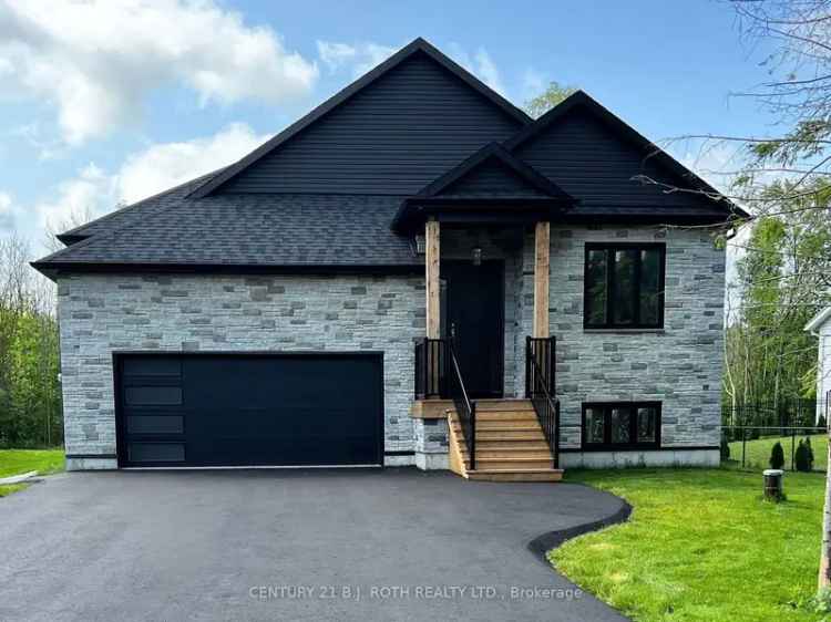 Buy bungalow in Innisfil with lake access and a legal suite