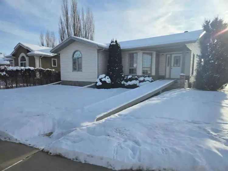 House For Rent in City of Lloydminster, Alberta