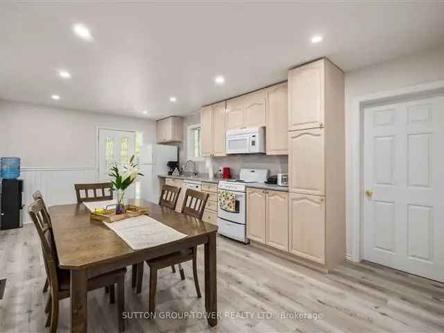 5 Bedroom Detached Home in Uptown Keswick - Fully Renovated