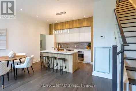 2-Storey 177m² Live Work Townhome Toronto Fashion District
