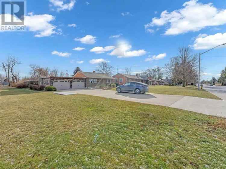 Spacious Brick Ranch with Double Garage and Two Workshops in Kingsville