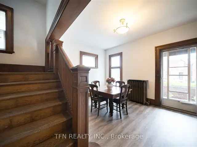 Duplex For Sale in Brantford, Ontario