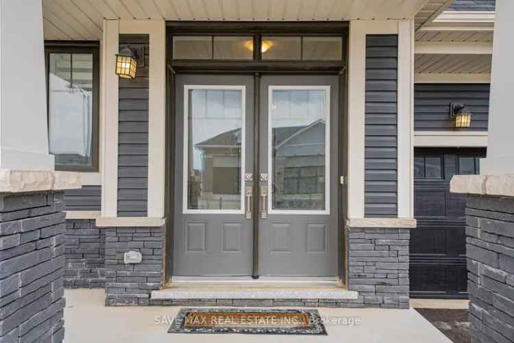 Luxury 4+ Bedroom Home in Caledonias Avalon Community