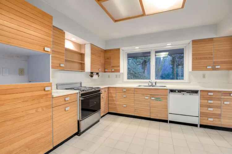 575 HADDEN Drive in West Vancouver: British Properties House for sale : MLS®# R2949710