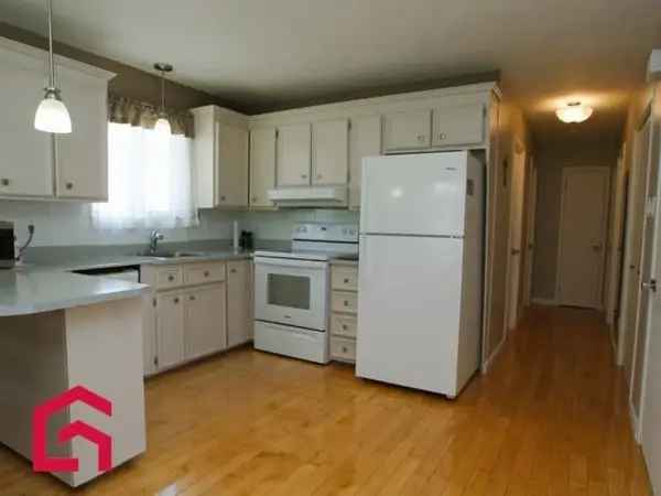 3 Bedroom Bungalow for Sale near Elementary School
