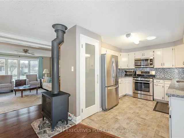 House For Sale in New Tecumseth, Ontario