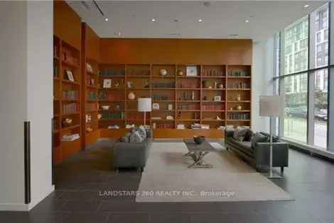 2 Room 2530 m² Condo in Toronto Library District Near Lakefront