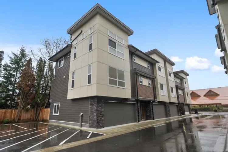 A $930,000.00 Townhouse with 4 bedrooms in Abbotsford East, Abbotsford