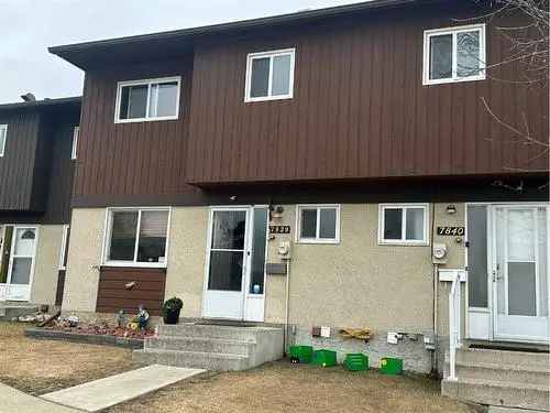 Townhouse For Sale 4 bedrooms 2 bathrooms Grande Prairie