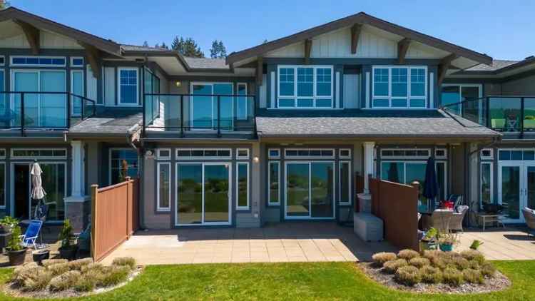 Sechelt Waterfront Townhome 4 Bedrooms Beach Access
