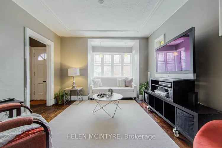 House For Sale in 122, Fourth Street, Toronto, Ontario