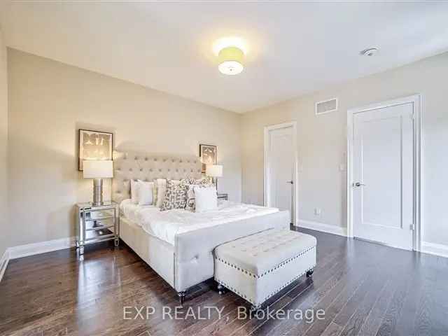 Luxury 4-Bedroom Townhouse for Lease Near Bayview Secondary