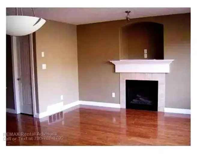 Rent 2 Storey Half Duplex in Stony Plain with Large Kitchen and 3 Bedrooms