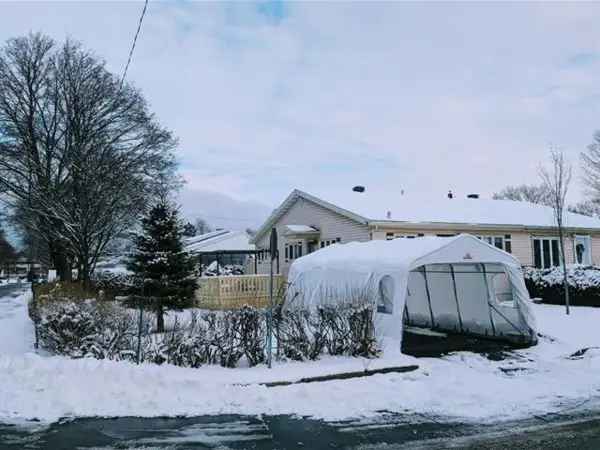 Semi-detached Bungalow for Sale Quebec North Shore