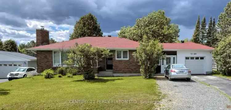 House For Sale in Ontario