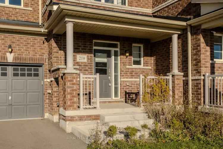 House For Sale in Hamilton, Ontario