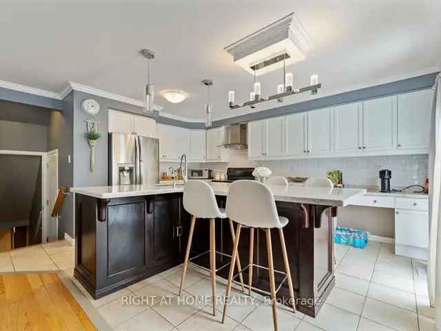 House For Sale in New Tecumseth, Ontario