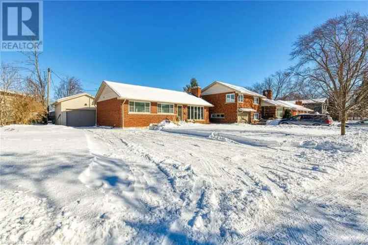 All Brick Bungalow in Old Glenridge Niagara Move in Ready