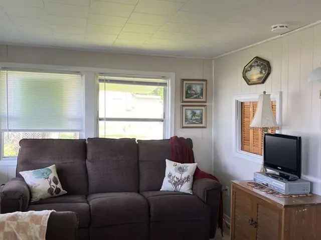 Walpole Island Cottage - Updated 1 Bedroom - Near Beach and Fishing