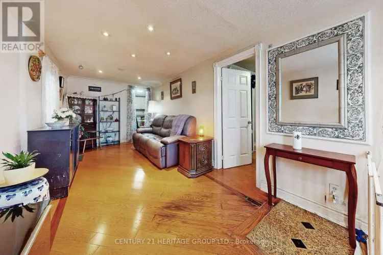 Lakeview Backsplit Bungalow 3 1 Beds 2 Baths Updated Kitchen