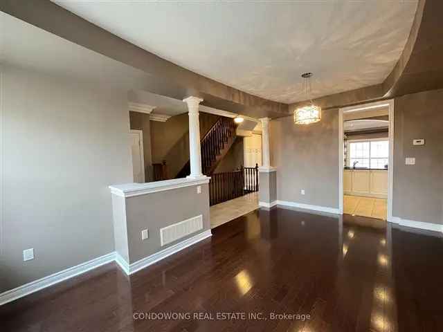 Elegant Townhouse near Pacific Mall and Markville