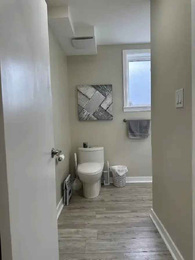 Large One Bedroom Apartment with Separate Office Downtown Ottawa