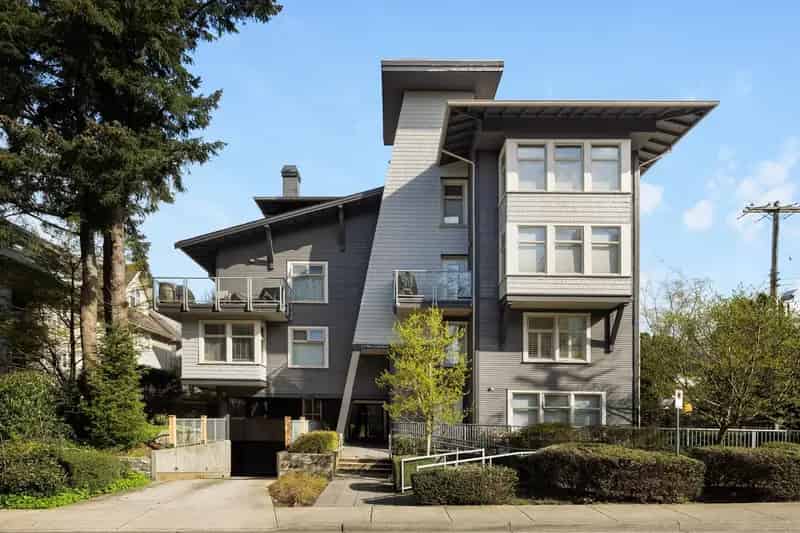 950 Sq Ft Condo for Sale in North Vancouver The Sentry