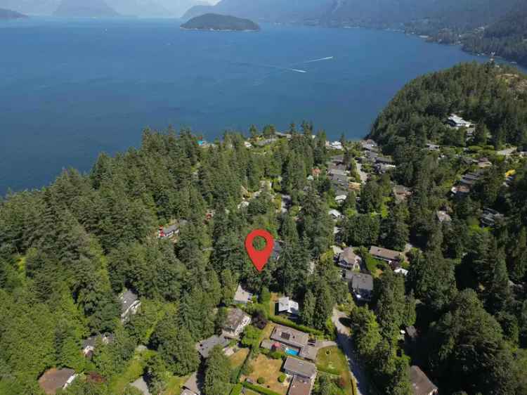 A $1,699,000.00 House/Single Family with 3 bedrooms in Whytecliff, West Vancouver