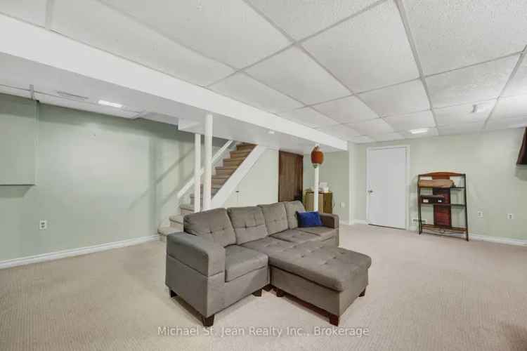 House For Sale in Mississauga, Ontario