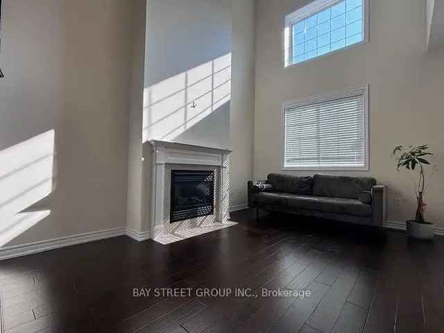 Bright 2-Bedroom Townhome on Family Crescent