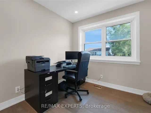 Bolton Bungalow - Renovated In-Law Suite - Modern Kitchen