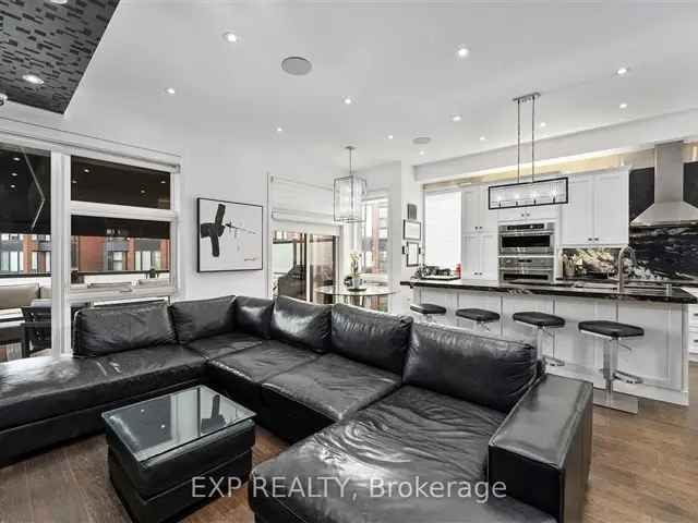 Luxury Thornhill Townhouse 4 Beds 4 Baths Hot Tub