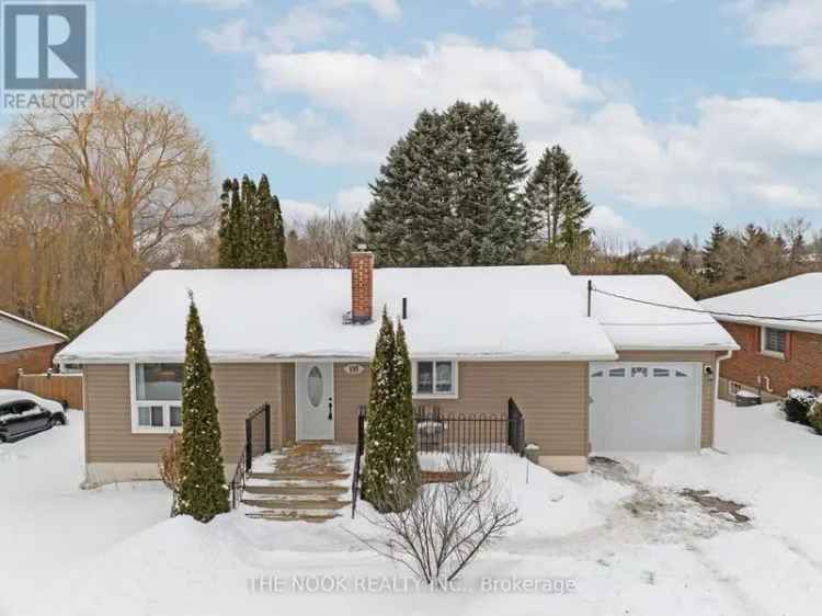 Updated Bungalow on Ravine Lot Near Downtown Newcastle