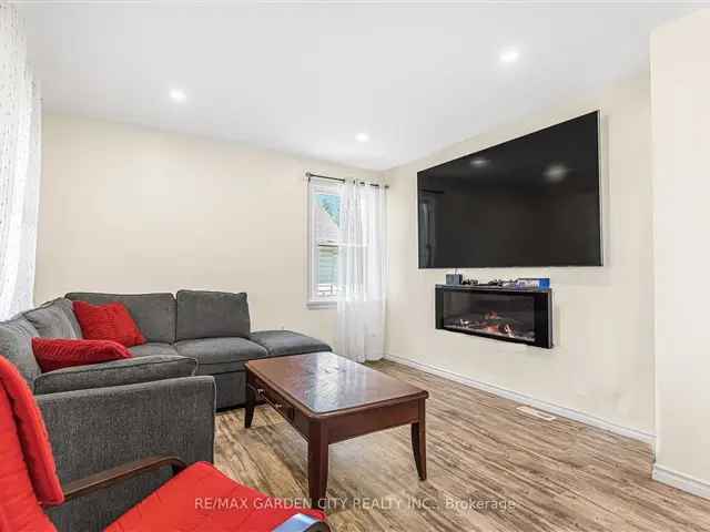 House For Sale in Thorold, Ontario