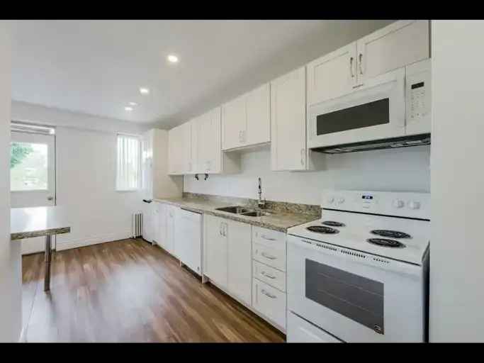 Apartment For Rent in 161, St George Street, Toronto, Ontario