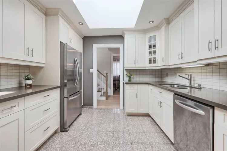 5 Level Backsplit 5 6 Bedrooms 4000 Sq Ft 2 Kitchens Income Potential