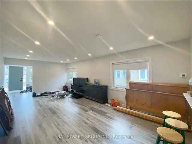 Renovated 2-Bedroom Bungalow Near Lake with Water Access