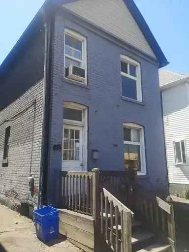 Apartment For Rent in 453, Main Street West, Hamilton, Ontario