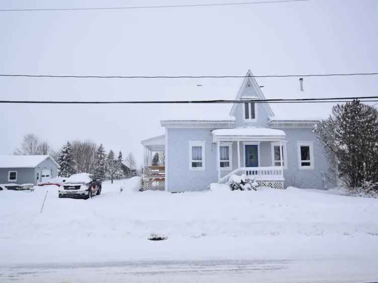 One-and-a-half-storey house for sale, 48, Rue Principale S., Saint-Jean-de-Dieu - Proprio Direct