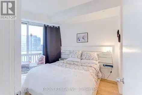 2 rooms apartment of 176 m² in Toronto