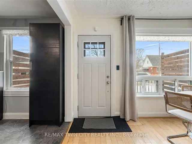 House For Sale in 69, Lyons Avenue, Brantford, Ontario