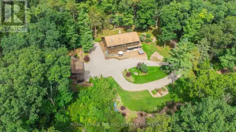 Historic Log Cabin in Port Franks Modern Amenities