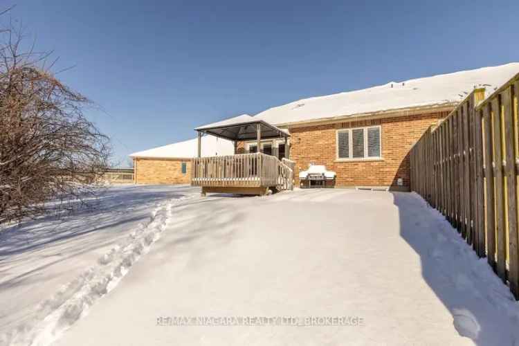 House For Sale in 228, Willowlanding Court, Welland, Ontario