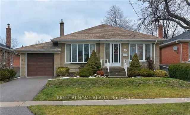 House For Sale in 39, Bridgetown Drive, Toronto, Ontario