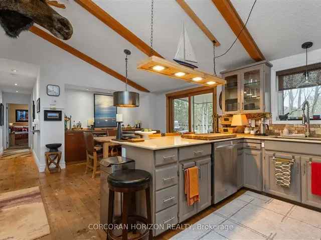 Honey Harbour Cottage 2928 sq ft 2 Bed 2 Bath Open Concept Waterfront