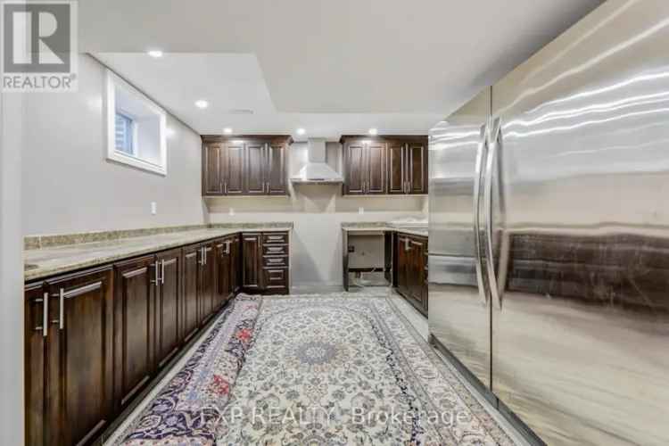 4 1 Bedroom Detached Home in Highland Creek